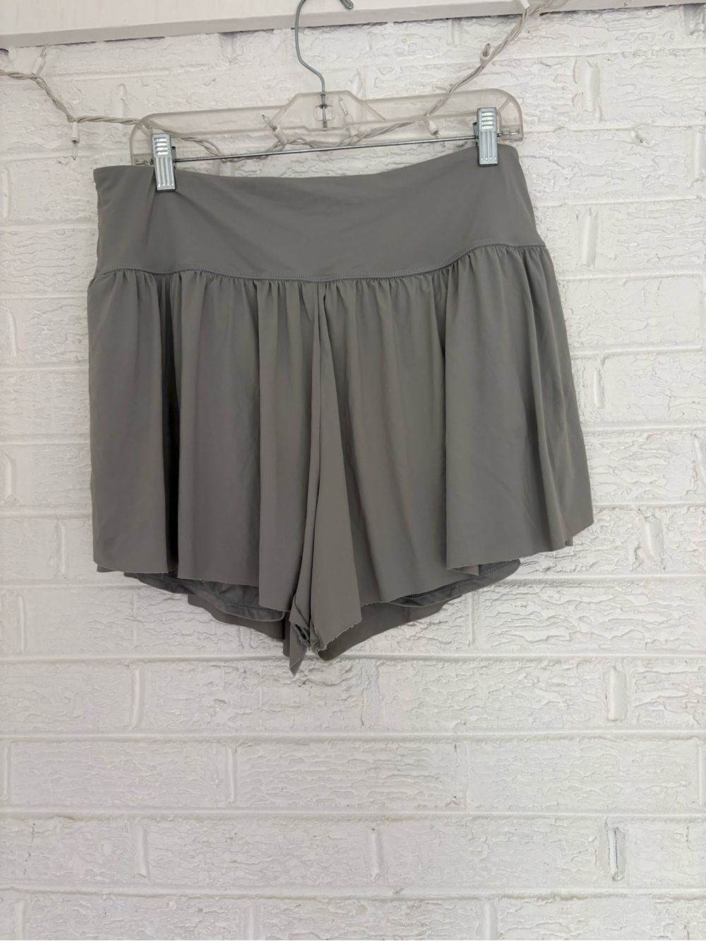 Women’s Flowing Active Skort - Gray